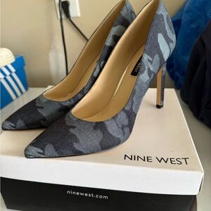 Nine West Gray Heels Pointed Toe Stiletto